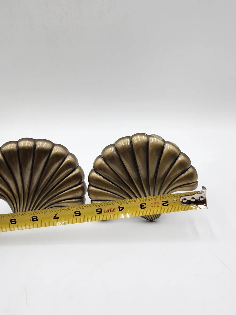 2 Vintage Antique Brass Metal Scallop Shell Curtain Tie-Backs Hollywood Regency